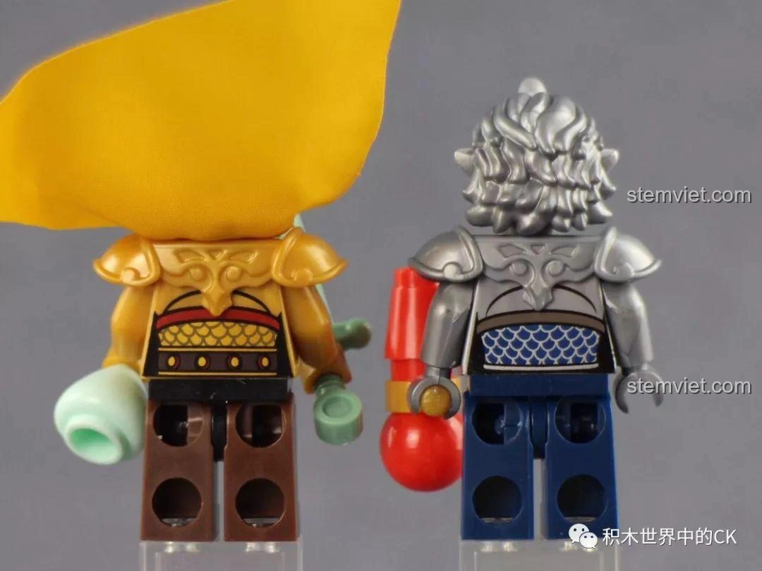 Toàn cảnh ba cỗ máy chiến đấu chính: hai xe của Kim Giác, Ngân Giác và cỗ máy của Tiểu Toản Phong trong bộ lắp ráp QMAN 3805 Tây Du Giáng Ma Ngộ Không Truyền.