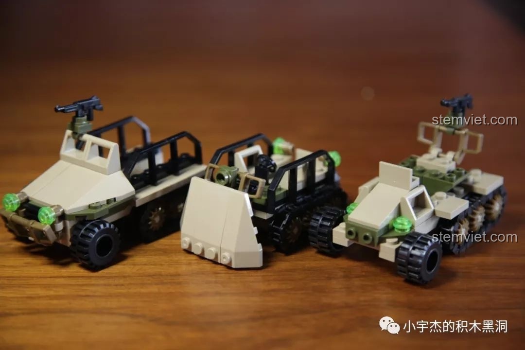 Cả ba mô hình xe từ bộ SEMBO 101114 được trưng bày cùng nhau, thể hiện sự sáng tạo của nhà sản xuất.