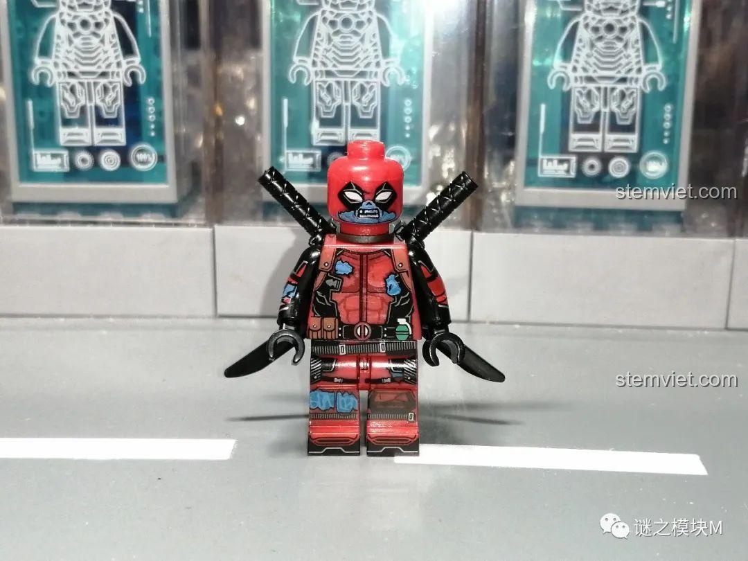 Ba phiên bản Captain America: Zombie Captain America (WM), Captain America (WM) và Captain America (hãng khác).