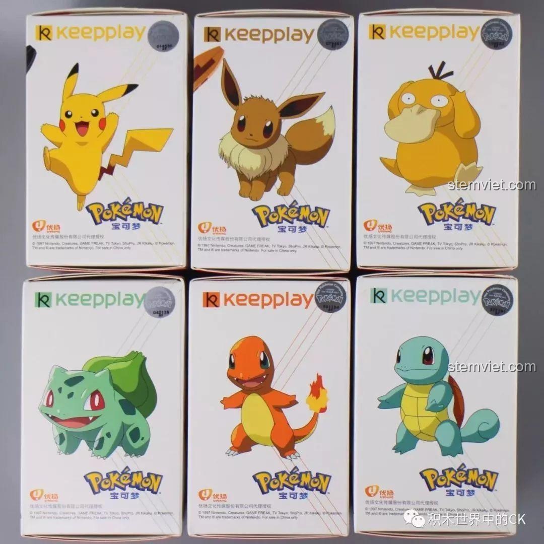 Hình ảnh gốc của các Pokémon từ anime được in trên hộp, kèm thông tin bản quyền chính thức từ Nintendo.