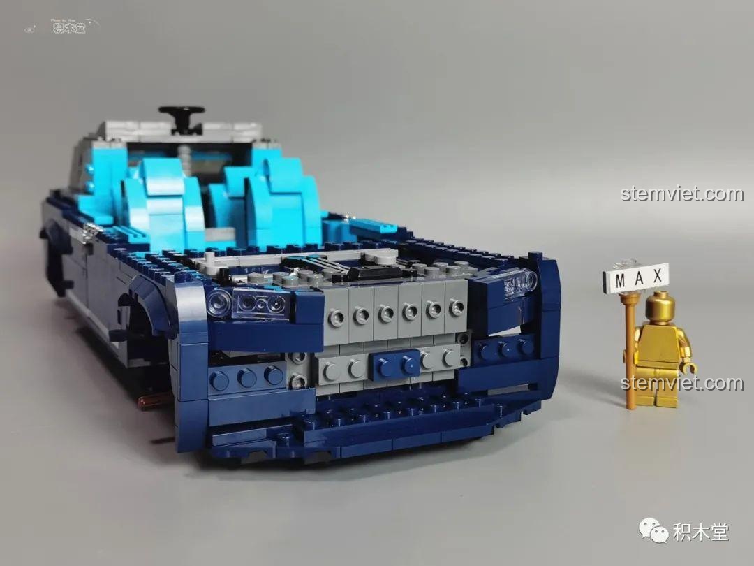 Bảng điều khiển và vô lăng của Mould King 10017 Rolls-Royce Cullinan.