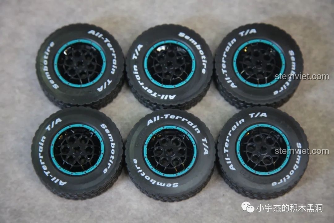 Bánh xe hoàn chỉnh sau khi lắp la-zăng vào lốp của mô hình SEMBO 715006.