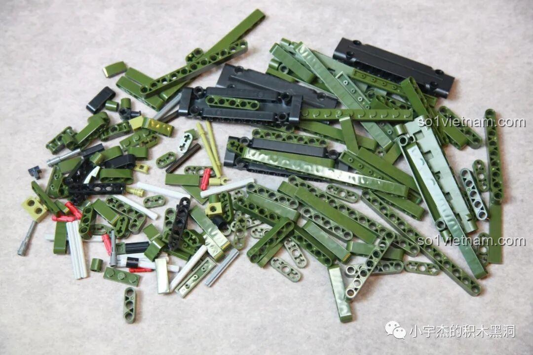 Hệ thống bánh xích của Taigao Le T4012 Xe Tăng Ferdinand sau khi lắp xong, trơn tru và có độ chùng tự nhiên, giống nguyên mẫu.