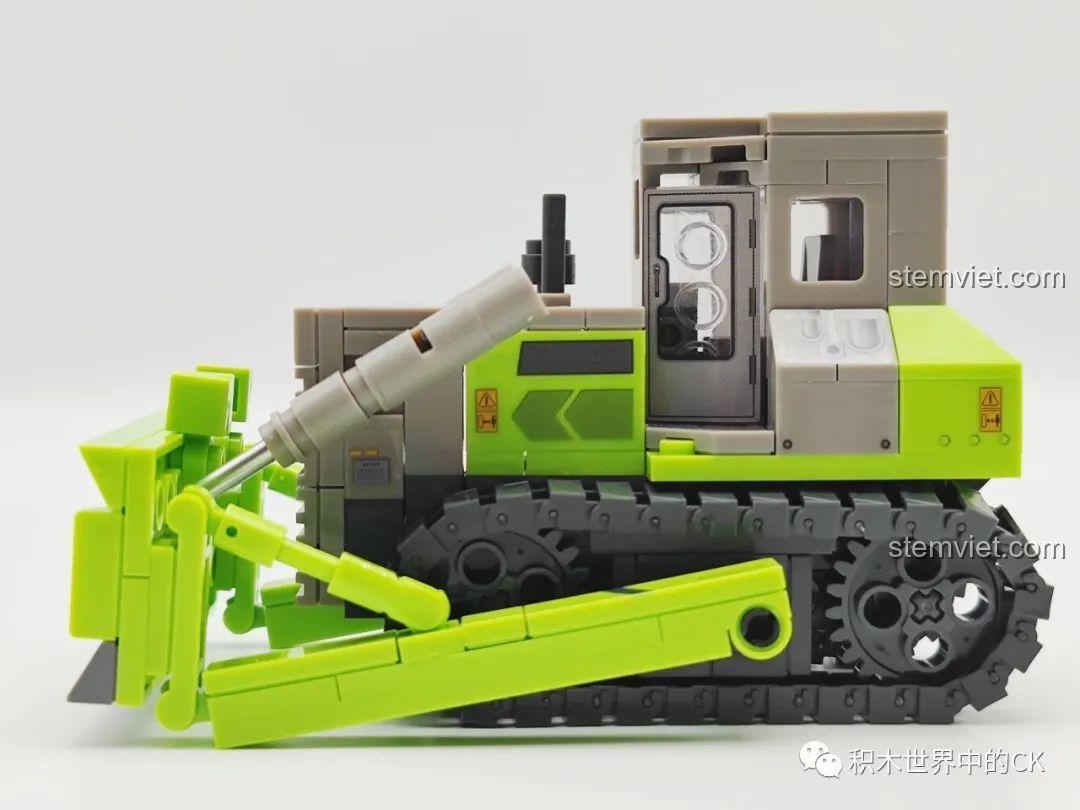 Hệ thống bánh xích của mô hình xe ủi SEMBO 705102 Zoomlion, thiết kế mạnh mẽ, giúp xe di chuyển linh hoạt trên mọi địa hình.