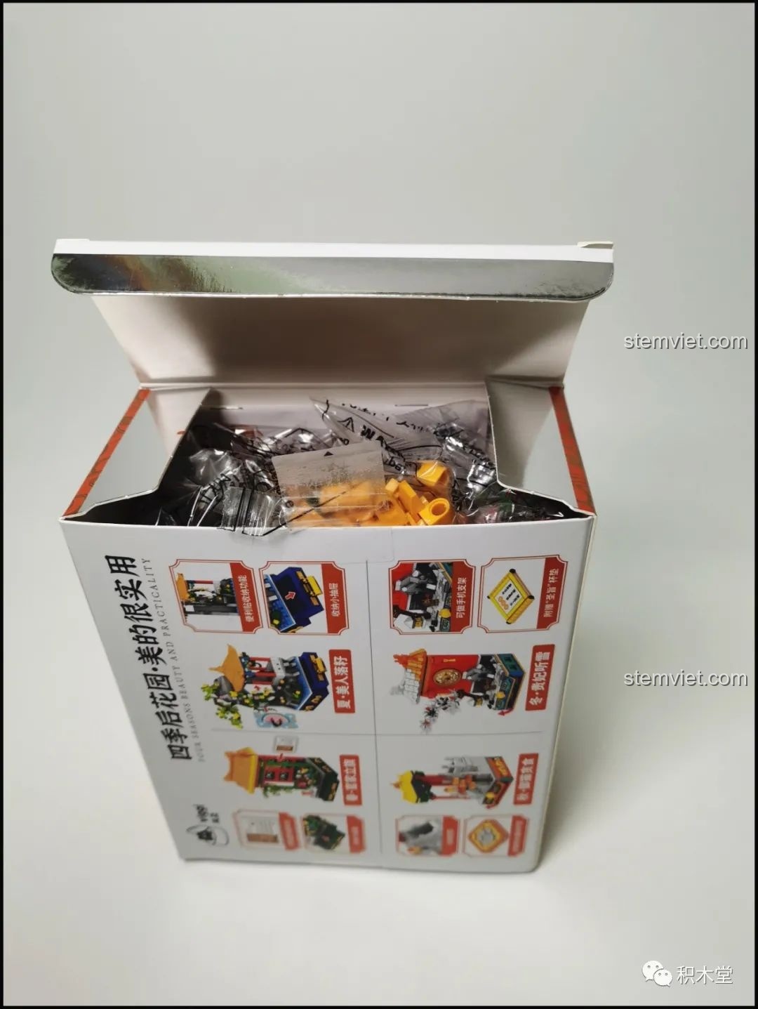 Bên trong hộp đồ chơi lắp ghép Wekki 506002 Vườn Thượng Uyển Bốn Mùa: Cảnh Xuân - Quan Gia Lập Kỳ