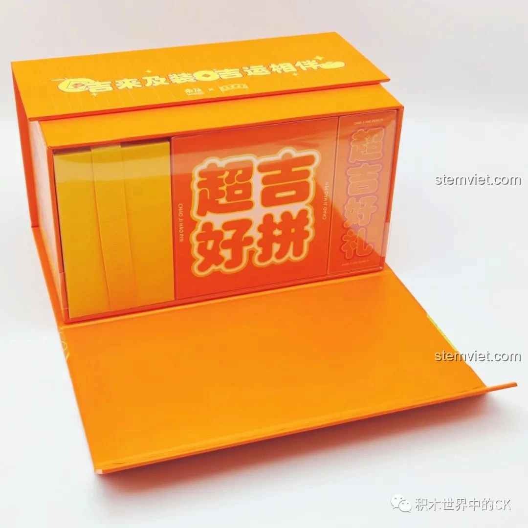 Bên trong hộp đồ chơi lắp ráp Wekki 506051 Quán Trà Thảo Mộc Vương Lão Cát, các hộp nhỏ được sắp xếp gọn gàng.