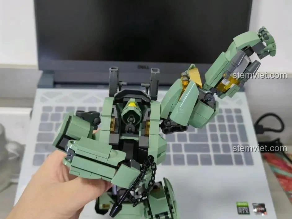 Biên độ cử động tối đa của khớp tay Robot Diệt Tận Thế Sluban M38-B1153.