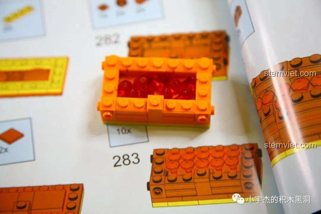 Biểu cảm mắt trái tim được chọn cho mô hình Boa Hancock KBOX 10303, mang đến vẻ đáng yêu.