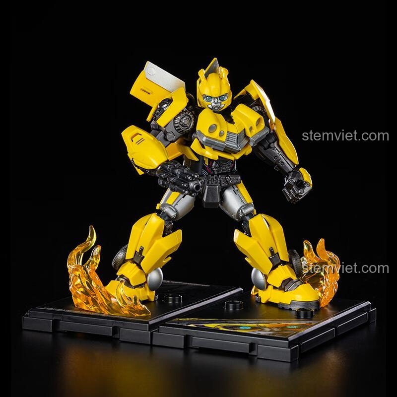 Mô hình Bumblebee BLOKEES 71142 trên đế trưng bày với hiệu ứng lửa, đồ chơi mô hình Robot Bumblebee, đáng tiền.