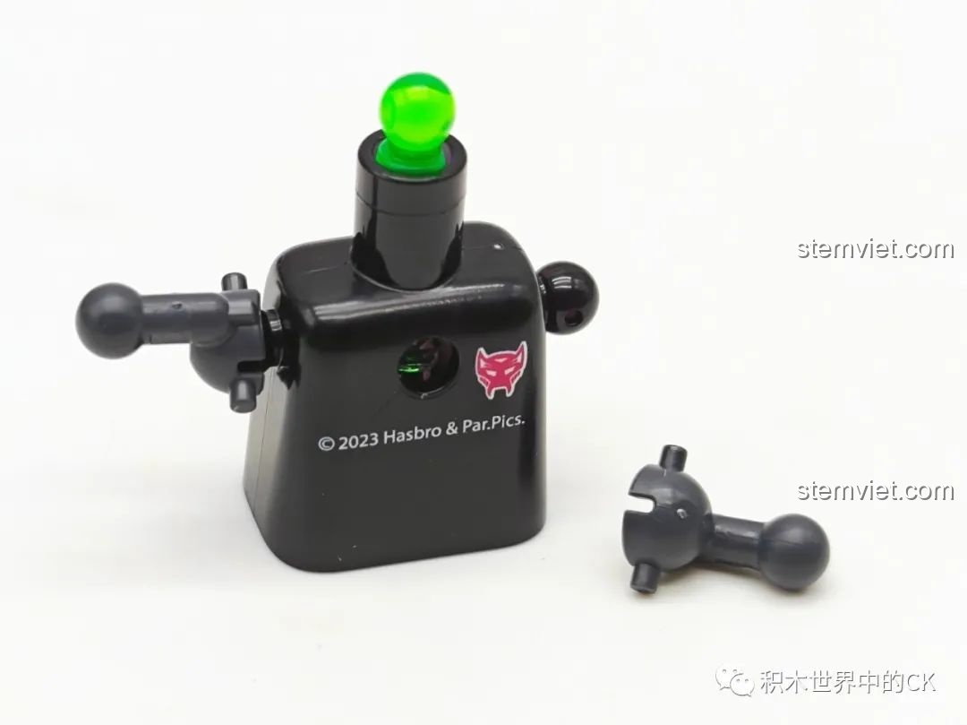 Bộ phận đèn LED phát sáng của mô hình BLOKEES 71145 Optimus Primal Đội Trưởng Tinh Tinh, tạo điểm nhấn đặc biệt.