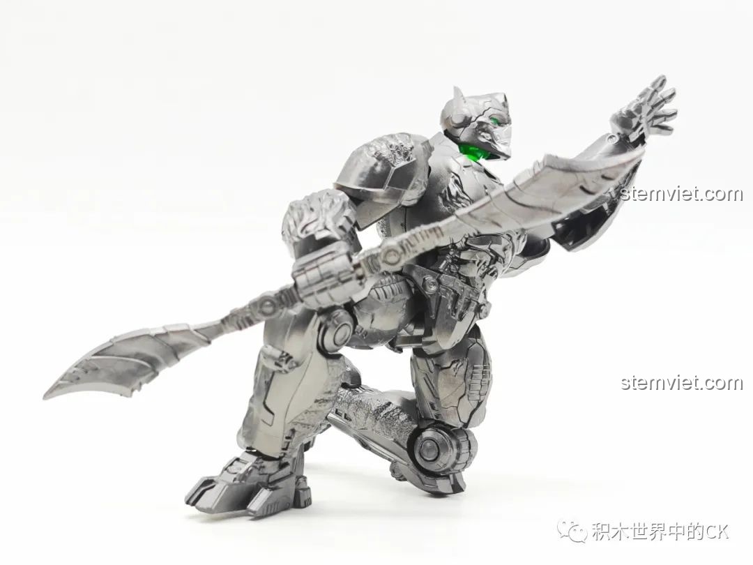 Mô hình BLOKEES 71145 Optimus Primal Đội Trưởng Tinh Tinh đứng cạnh Optimus Prime, thể hiện sự tương tác giữa các nhân vật.