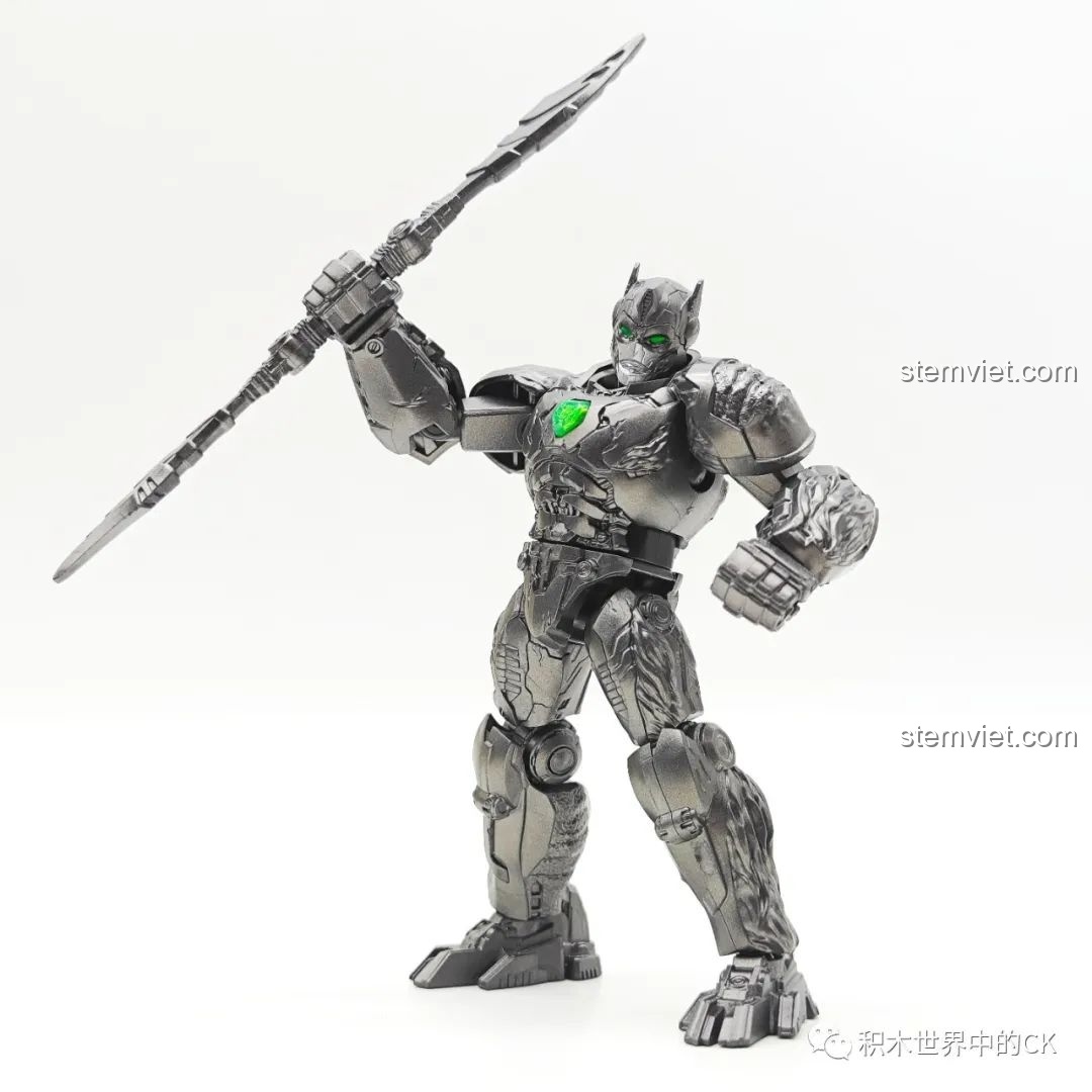 Mô hình BLOKEES 71145 Optimus Primal Đội Trưởng Tinh Tinh cầm song đao ở tư thế chuẩn bị tấn công.