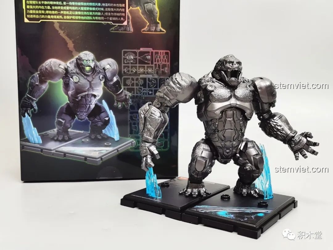 Các mảnh ghép và phụ kiện của mô hình Blokees 71147 Primal dạng robot, bao gồm cả các chi tiết màu xanh lá cây dạ quang và đế trưng bày.