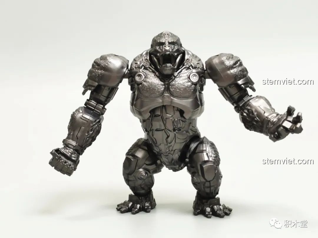 Cận cảnh khuôn mặt của mô hình Blokees 71147 Primal dạng thú với miệng mở rộng, thể hiện biểu cảm hung dữ và đôi mắt xanh lá cây phát sáng.