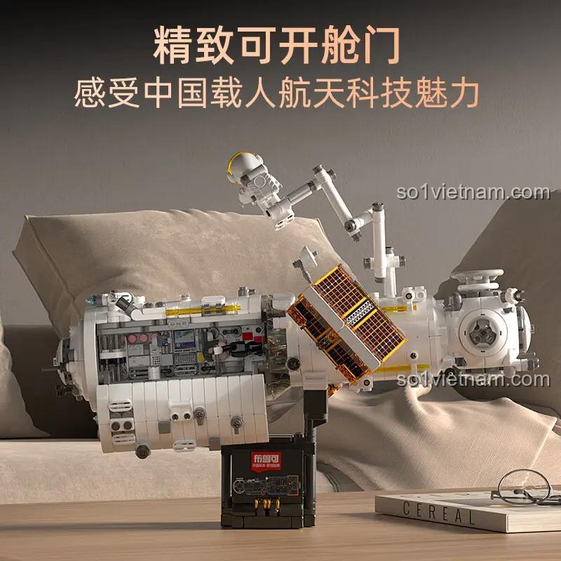 Mô hình Thiên Hòa Hạch Tâm 81102 với cửa khoang mở của hãng 布鲁可BLOKEES