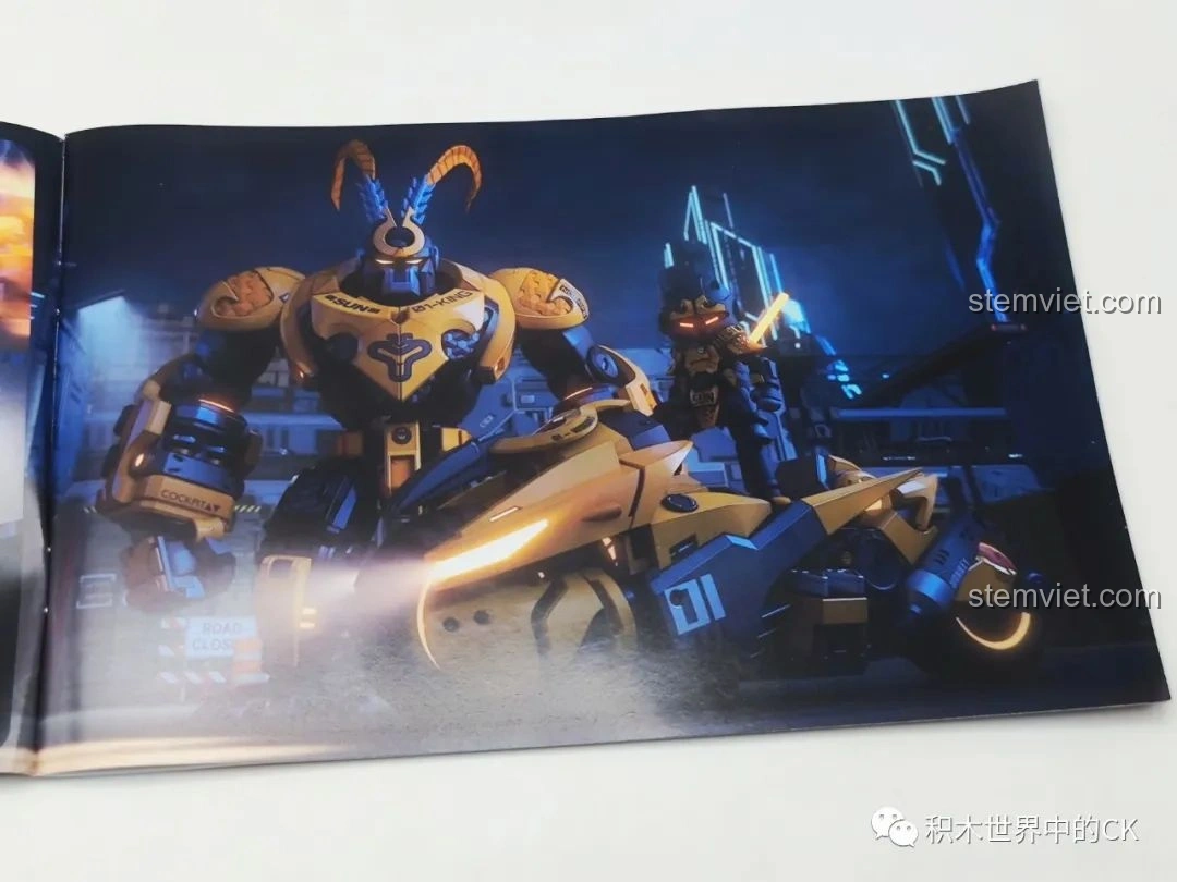 Hình ảnh minh họa Tôn Ngộ Không và chiếc xe bay trong bối cảnh chiến đấu, thể hiện sự mạnh mẽ và độc đáo của bộ lắp ghép BLOKEES 85008 Xe máy Tôn Ngộ Không. Rất ấn tượng cho một bộ đồ chơi lắp ráp.