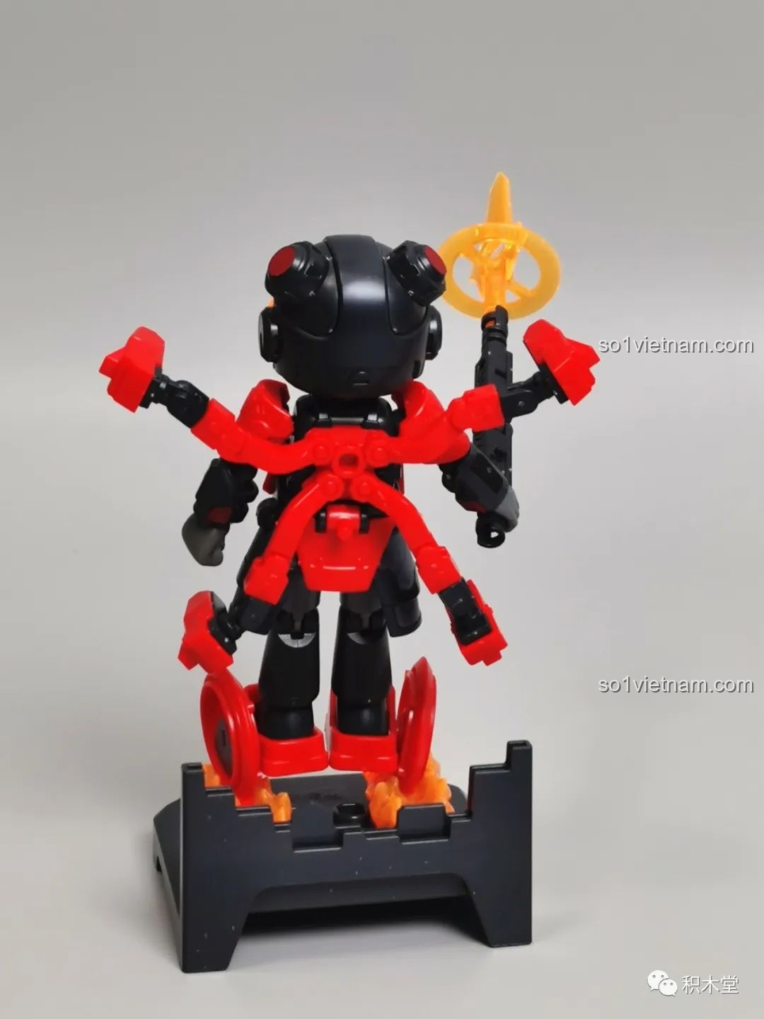 Hai phe đối đầu trong 