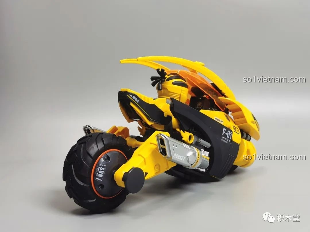 Ngưu Ma Vương Chiến Đấu tạo dáng