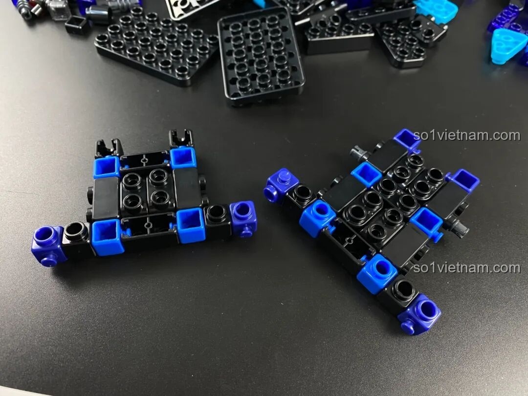 Chi tiết phần lưng của nhân vật Đinh Nghi