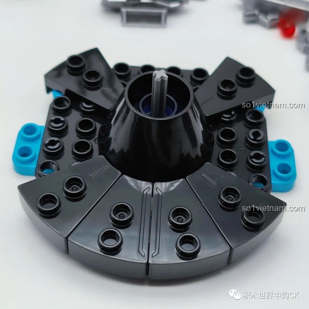 Phần đế hoàn thiện của bộ lắp ráp BLOKEES Tam Thể: Giọt Nước - Trận Chiến Tận Thế