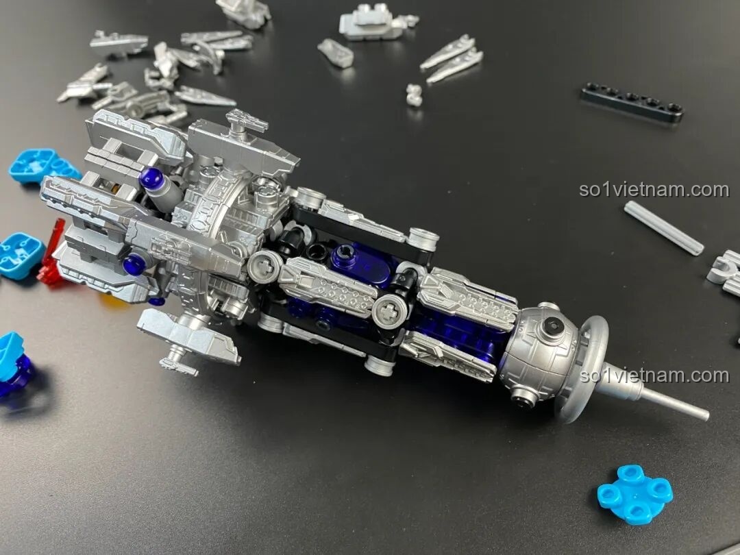 Khung Giọt Nước đang được lắp vỏ ngoài