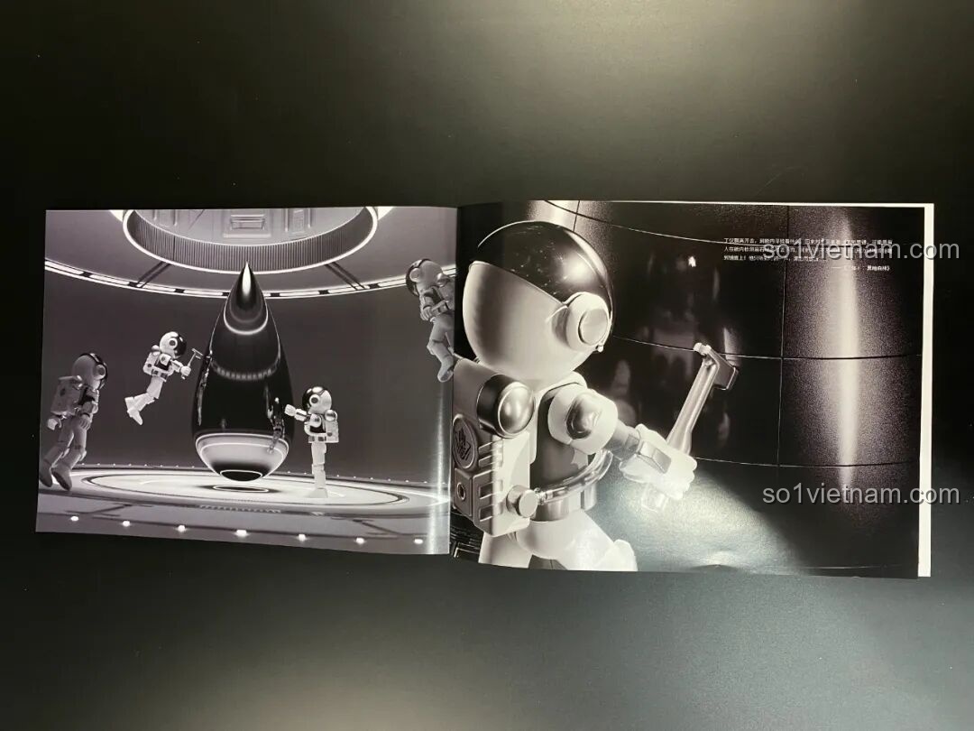 Logo Tam Thể trên mặt sau sách hướng dẫn BLOKEES