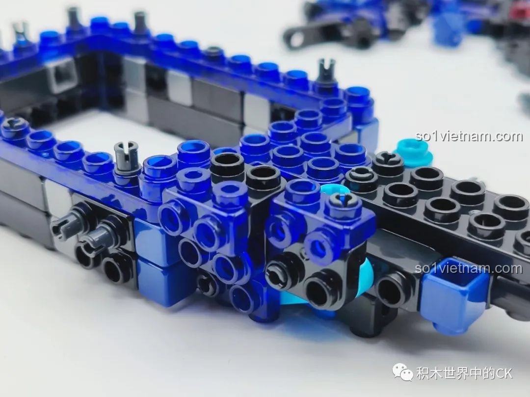 Các chi tiết mô phỏng hiệu ứng năng lượng trong bộ lắp ráp BLOKEES Tam Thể: Giọt Nước - Trận Chiến Tận Thế