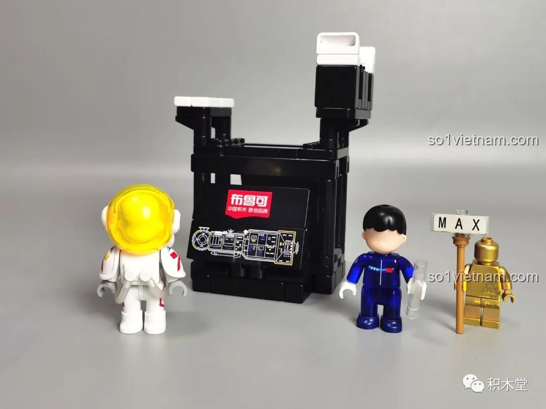 Chi tiết bên trong phần trụ cột lớn của BLOKEES 81102