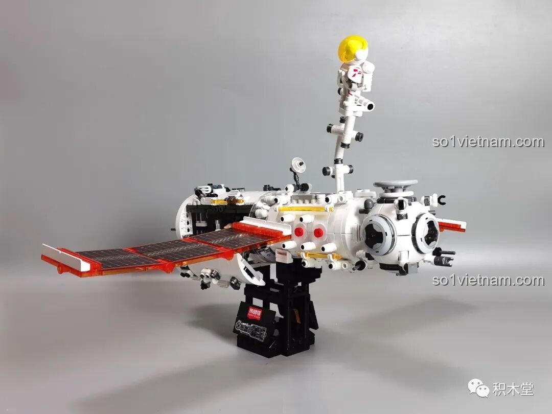 Mô hình BLOKEES 81102 hoàn thiện với cánh quạt mở