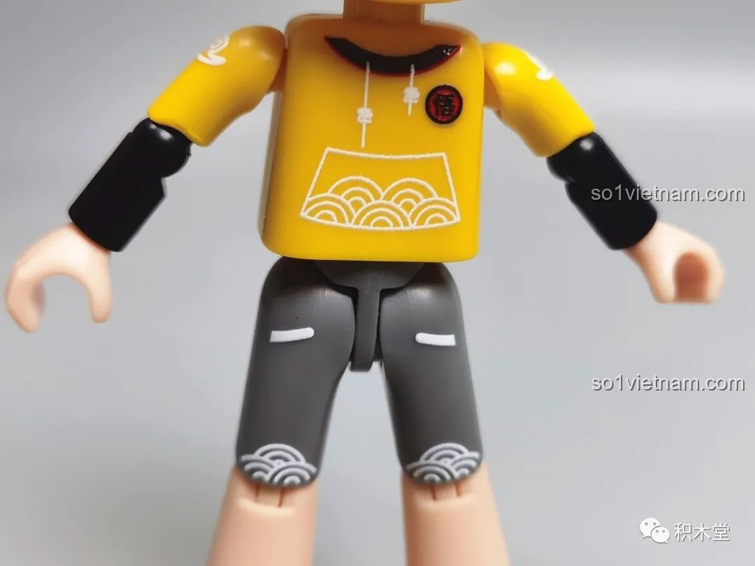 Tôn Ngộ Không Pháp Tướng tạo dáng