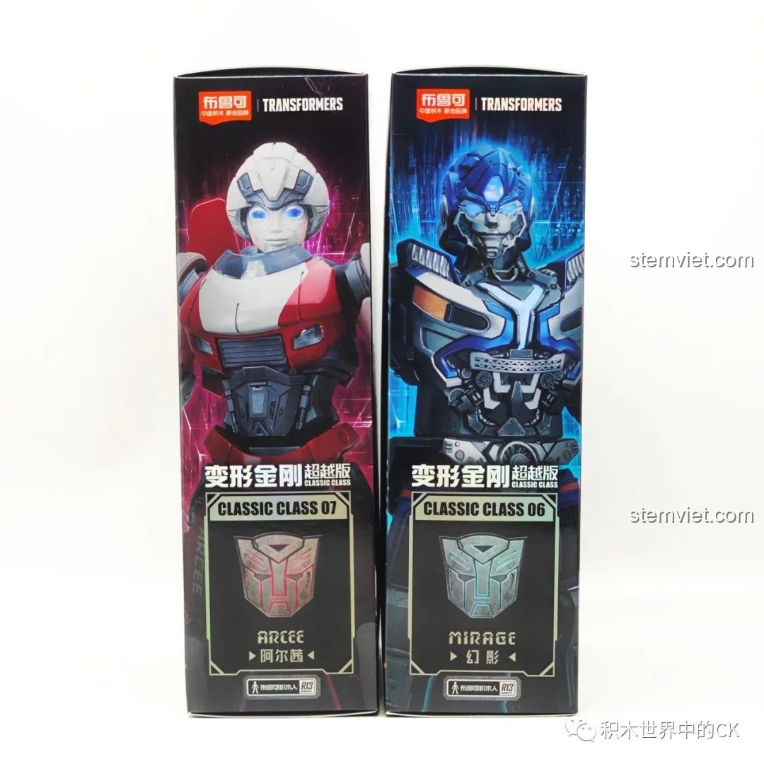 Cạnh hộp đồ chơi lắp ráp BLOKEES Transformers Beyond Edition Mirage và Arcee, với logo và tên nhân vật rõ nét.