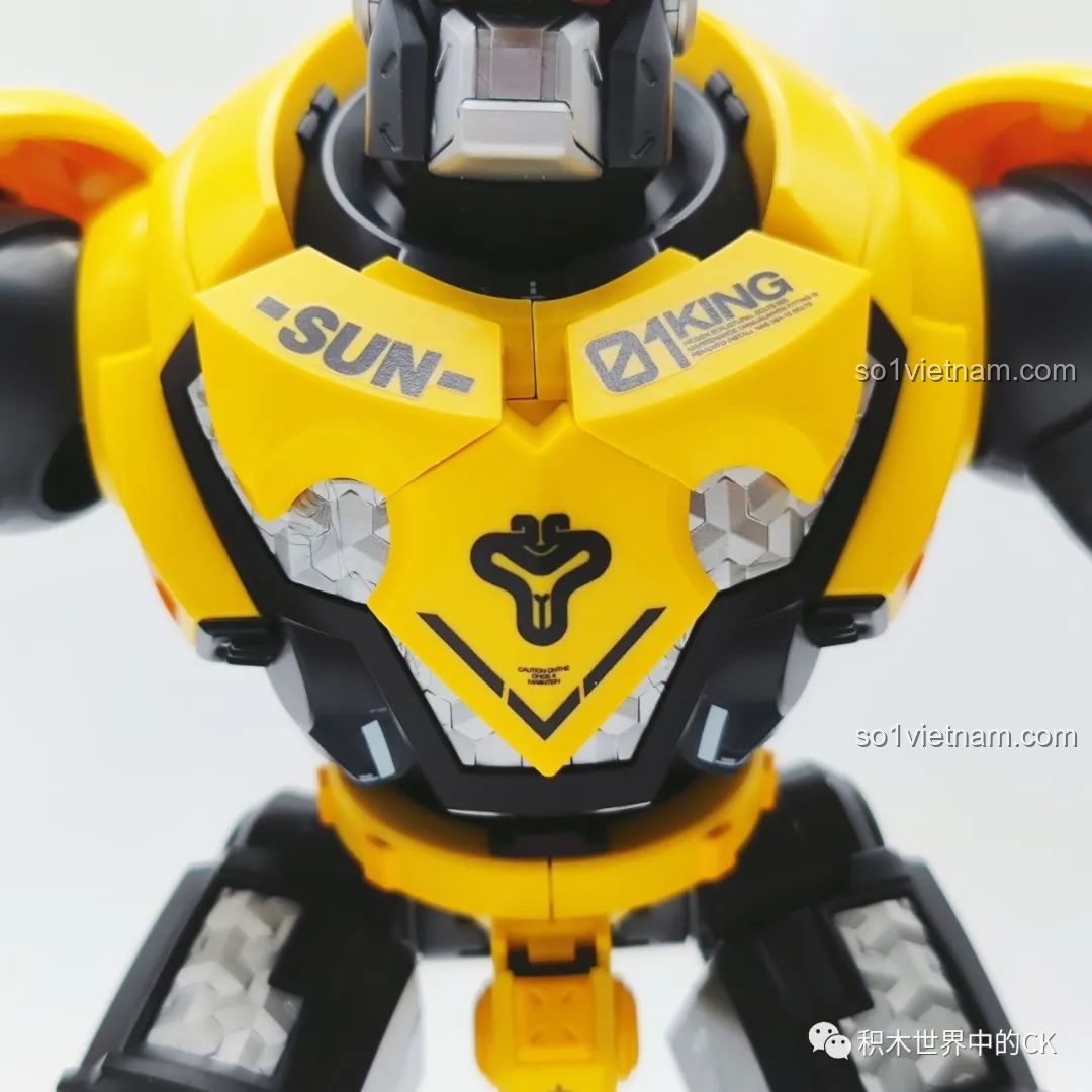 Cận cảnh chi tiết phần tay lớn của BLOKS HERO 85010