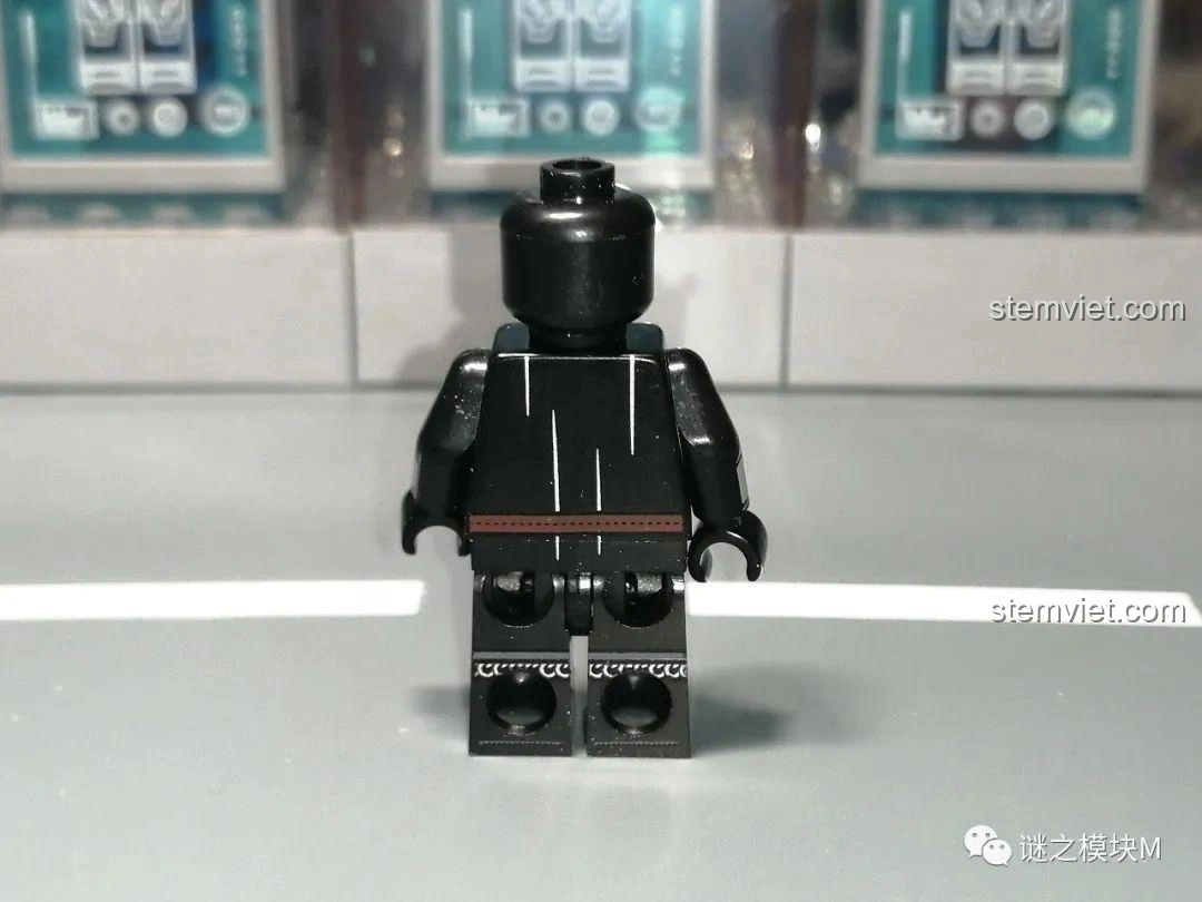 Minifigure KORUIT XP-138 Vệ Binh Suối Nguồn với giáo dài, tư thế chiến đấu.