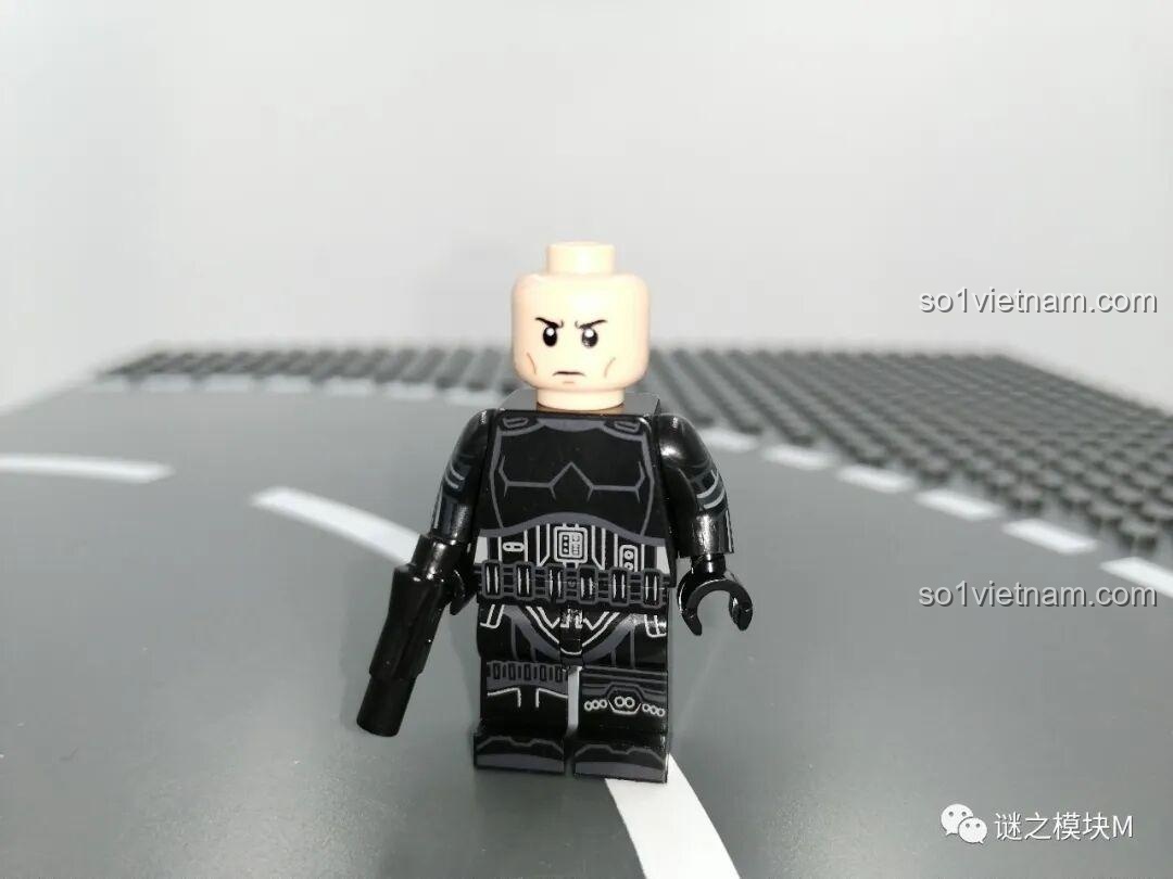 Minifigure ARC Trooper Fives trong bộ XINH X0305, với bộ giáp ấn tượng.