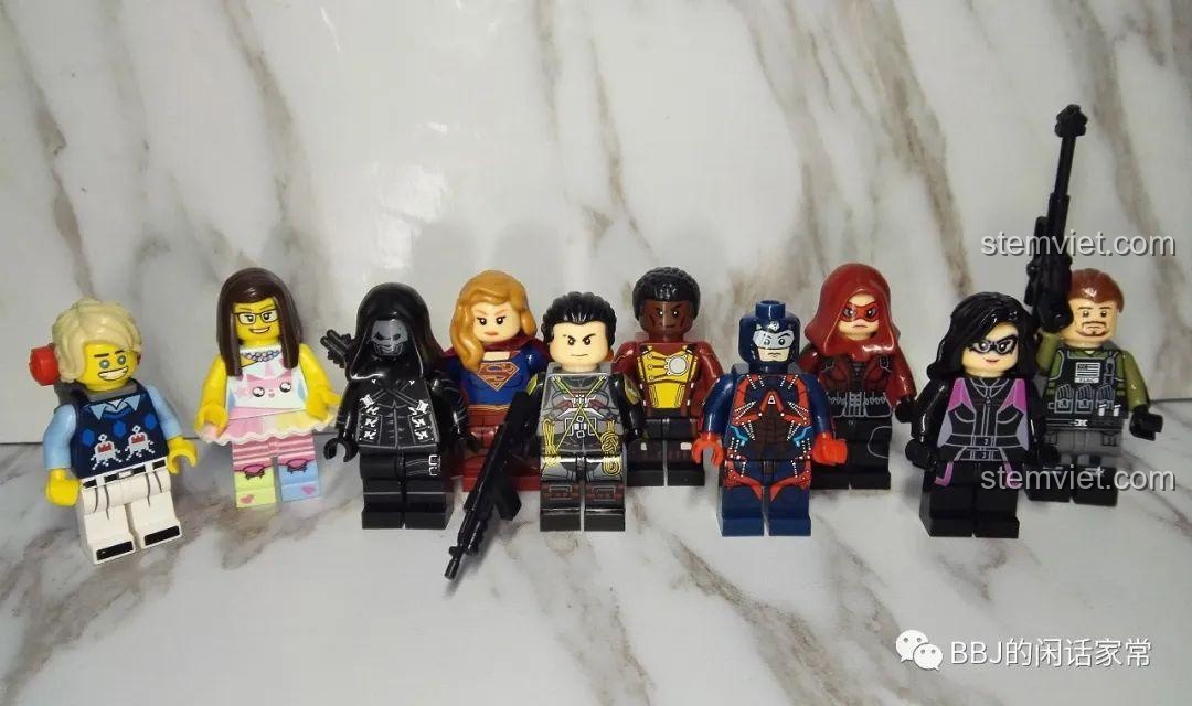 Mô hình Rick Flag trong bộ XINH X0179, với trang phục quân đội và súng.