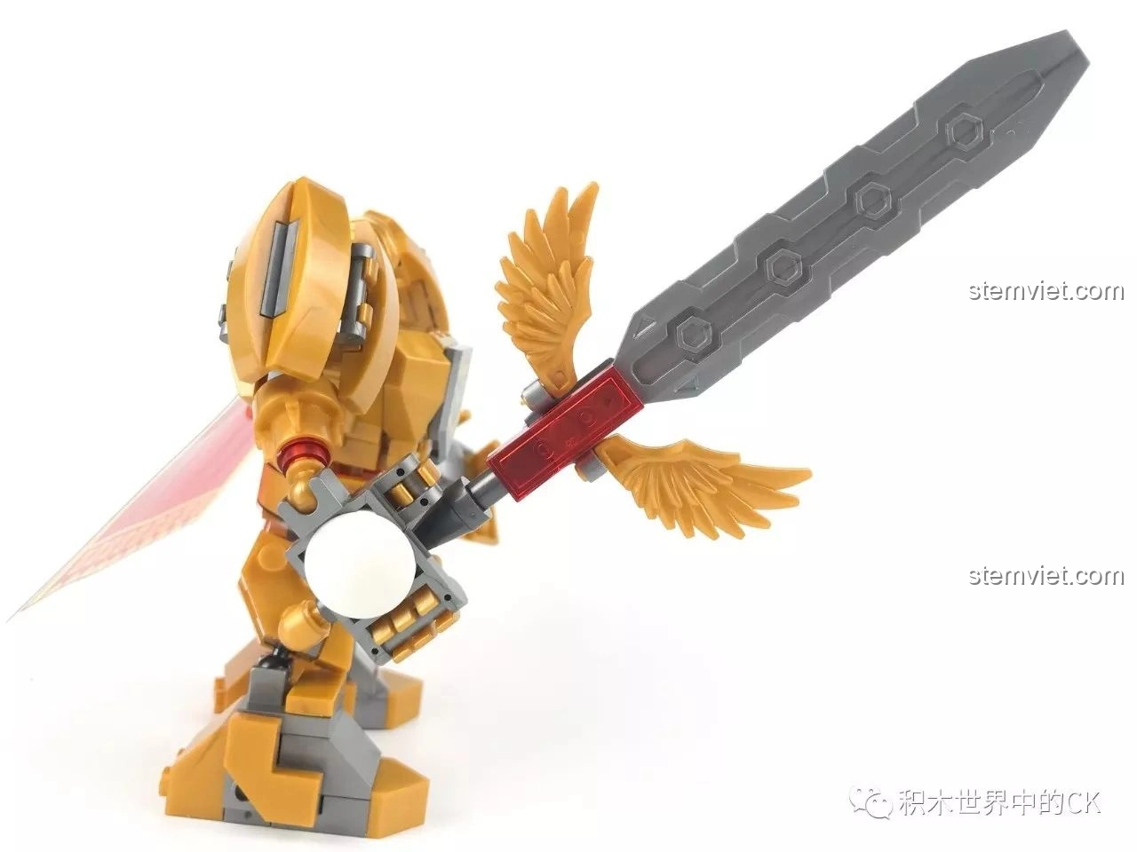 Bộ ba Arthur: minifigure, kiếm, và Mô hình Mecha Arthur SEMBO 11859 hoàn chỉnh.