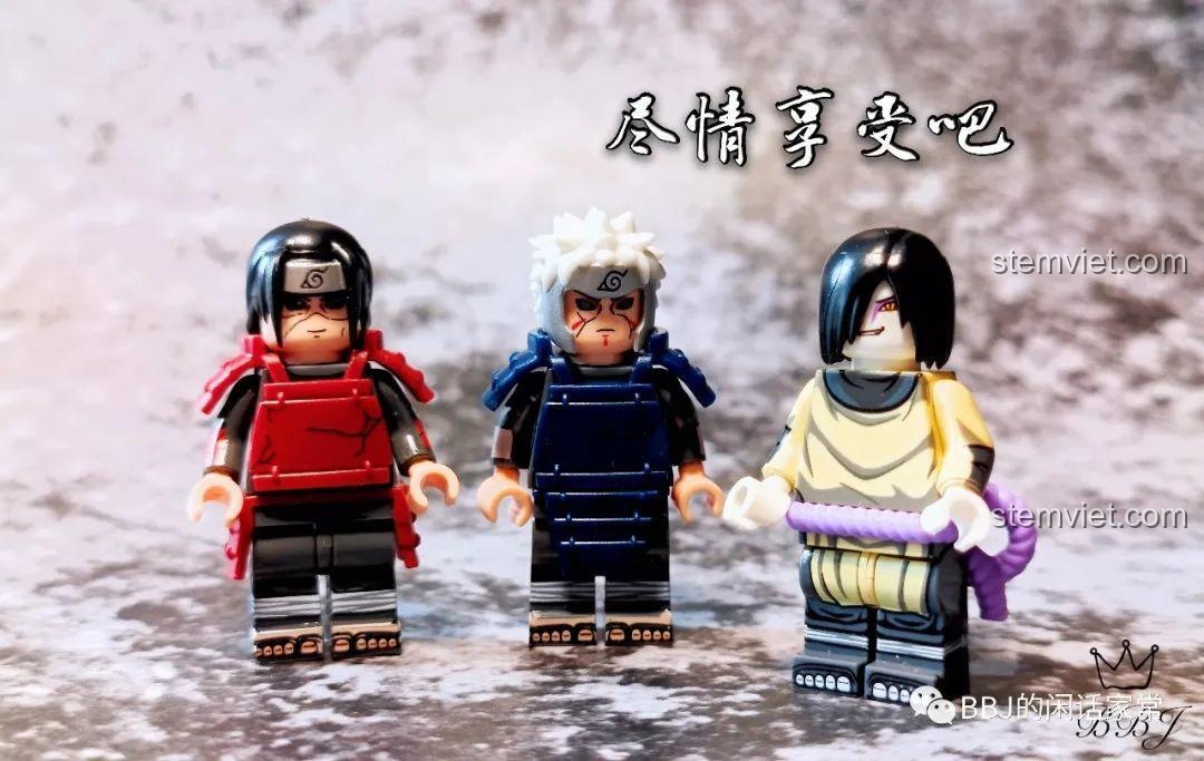 Ba minifigure Hashirama, Tobirama và Orochimaru từ bộ WM6108 đứng cạnh nhau, tạo nên một khung cảnh ấn tượng.