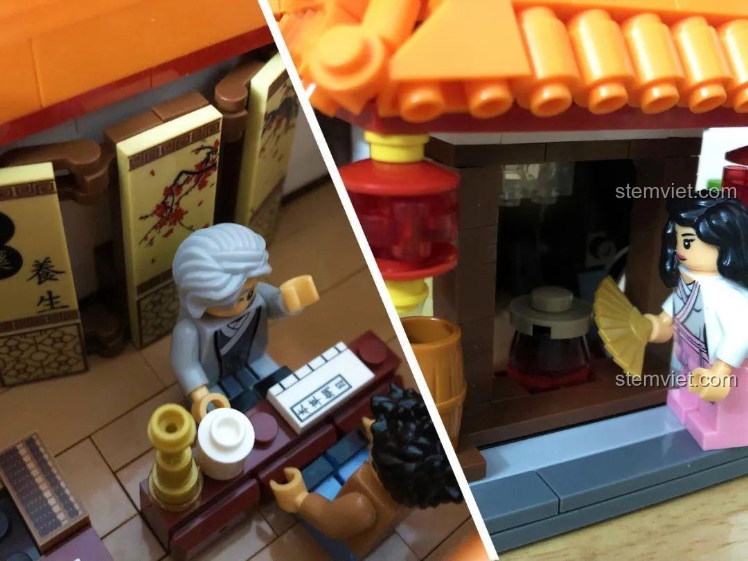 Cảnh cô dược sĩ đang sắc thuốc trong bộ đồ chơi Cửa hàng thuốc bắc WOMA đáng tiền.