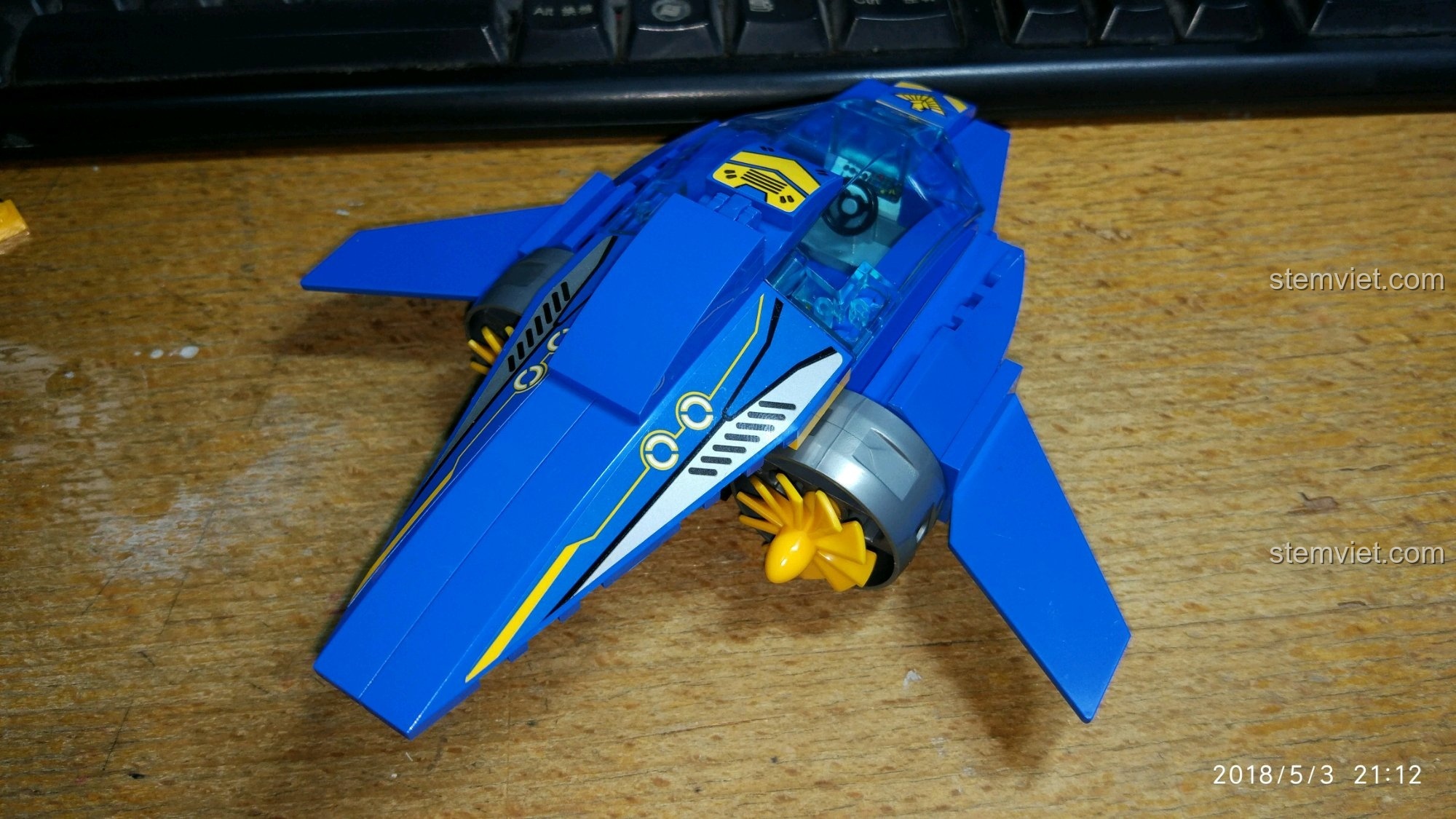 Buồng lái của phi thuyền đồng minh A Enlighten 2714, bộ đồ chơi Máy bay quân sự 2716 giá tốt