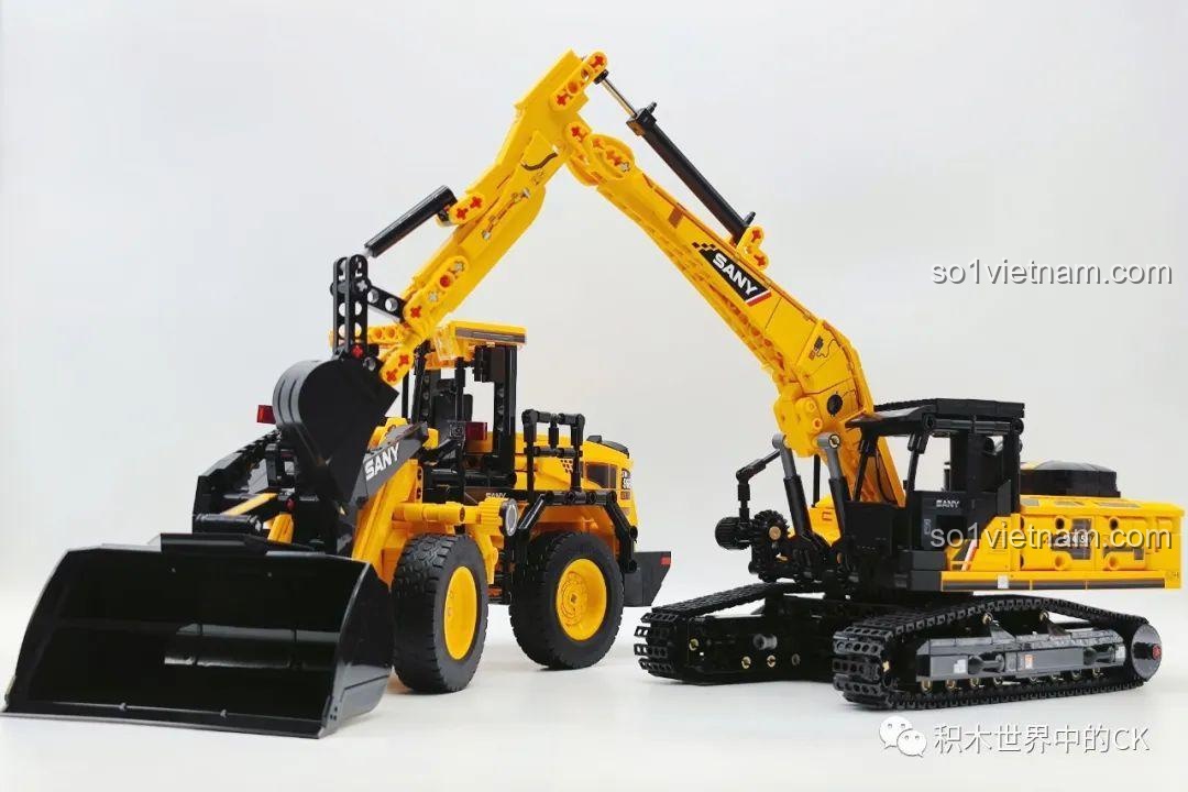 Bộ đôi xe công trình SANY của Sembo gồm xe xúc bánh xích 712017 và xe xúc lật, sẵn sàng cho mọi công việc xây dựng.