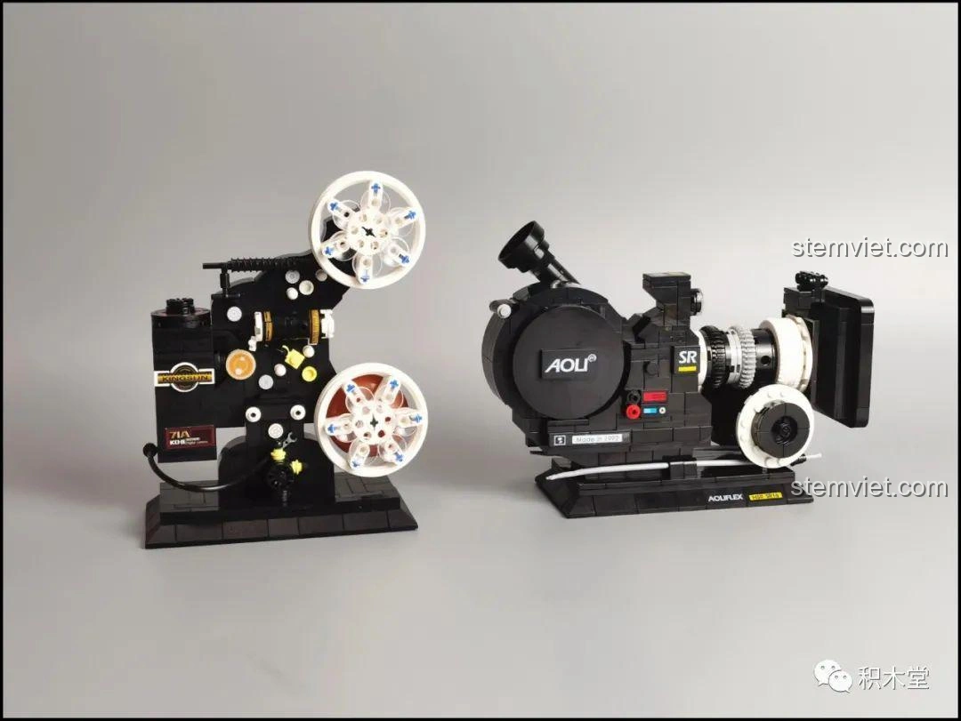 Bộ đôi mô hình máy chiếu phim cổ điển Zhegao 00907 và máy quay phim vintage 00906 cùng nhân vật minifig.