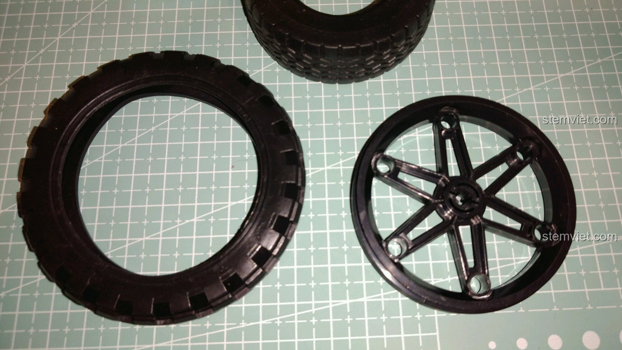 Lốp xe và vành xe của bộ khối lắp ghép Xe Ba Bánh Cổ Điển Morgan 3 Wheeler 65.