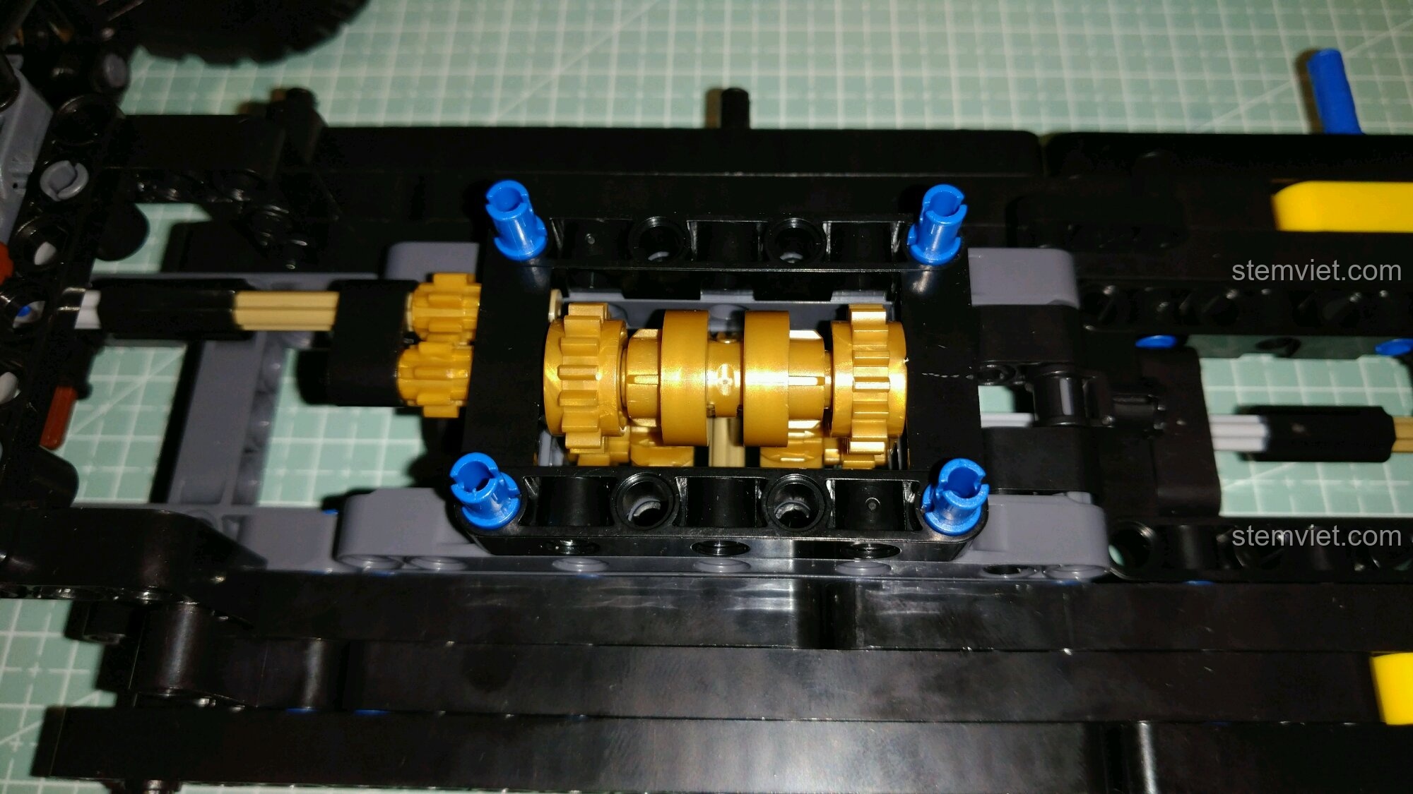 Góc nhìn khác về cần số của bộ lắp ghép 065, thiết kế đơn giản nhưng hiệu quả.