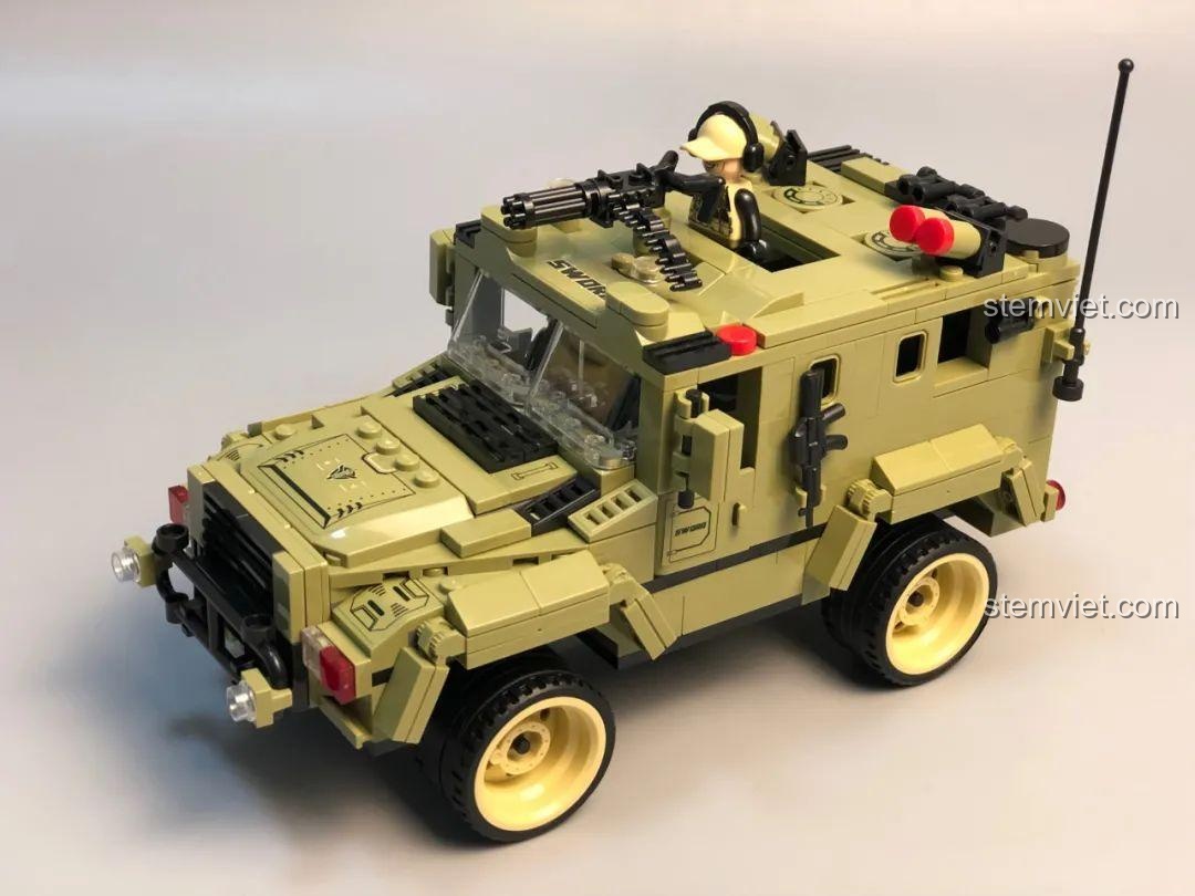 Toàn cảnh bộ GUDI 20107 với xe bọc thép, xe bán tải và căn cứ địch.