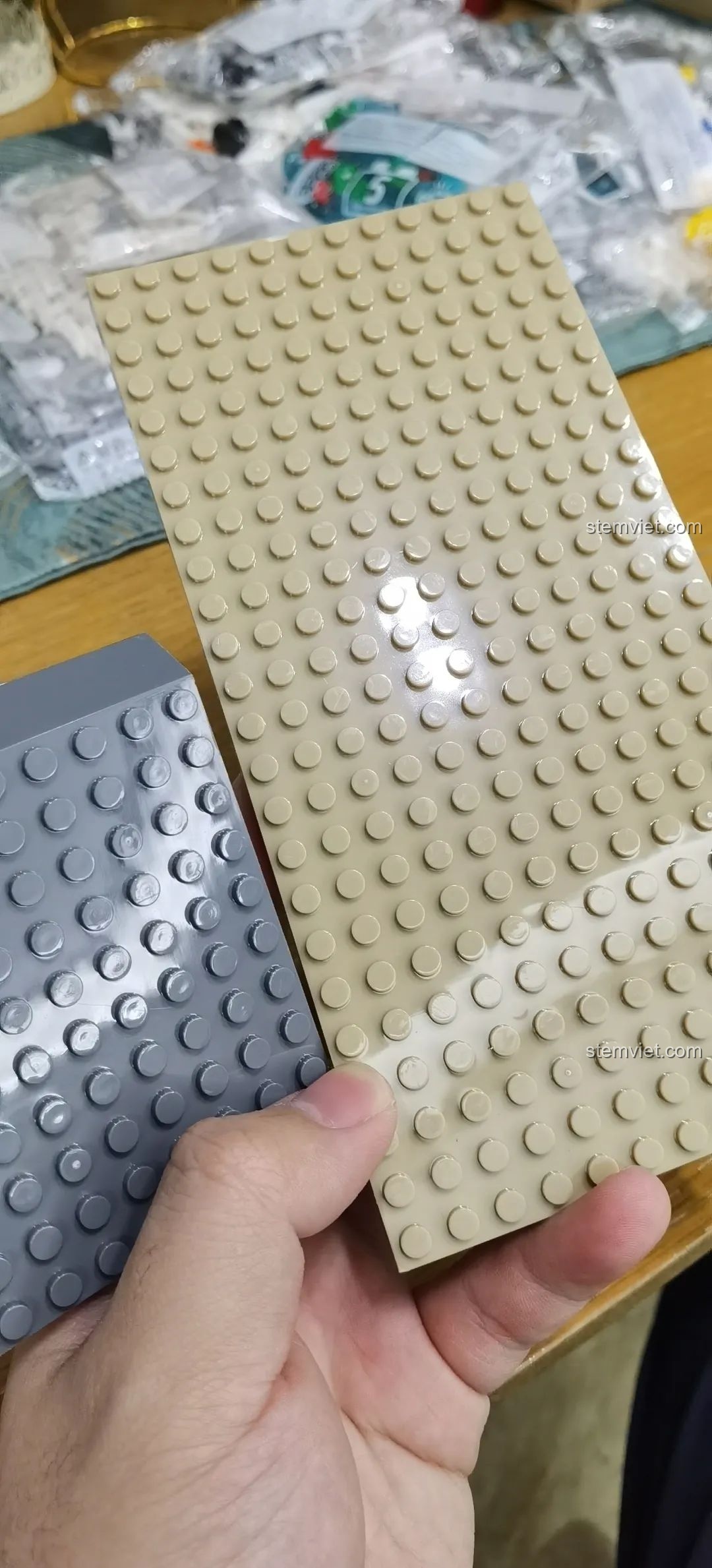 Độ khít của các mảnh ghép màu xanh dương trong bộ lắp ghép London Eye WANGE 6215, cho thấy sự chắc chắn khi kết nối.