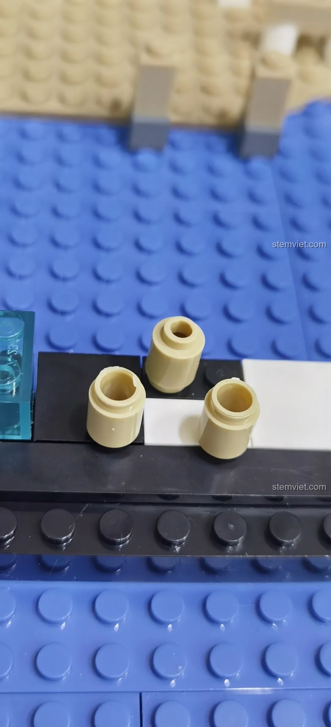 Mảnh ghép bị mẻ cạnh của bộ lắp ghép London Eye WANGE 6215, một lỗi nhỏ trong sản xuất.