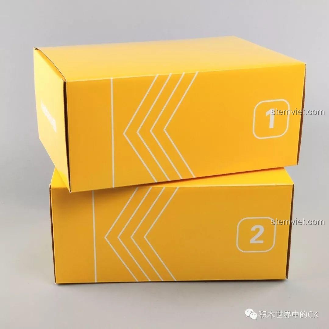 Hai thùng carton chứa các túi mảnh ghép của bộ Keeppley S0101 Pikachu