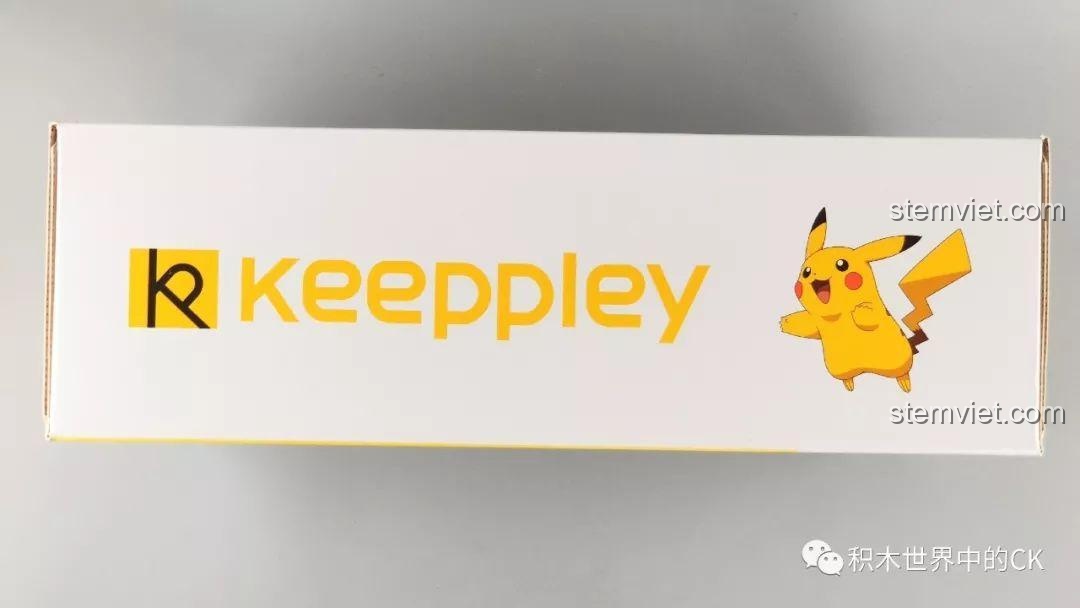Logo Keeppley và hình ảnh Pikachu trên cạnh hộp sản phẩm