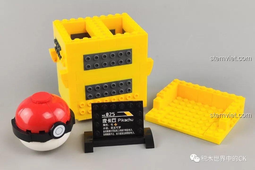 Phần thân dưới của Pikachu Keeppley S0101 đang được lắp ráp