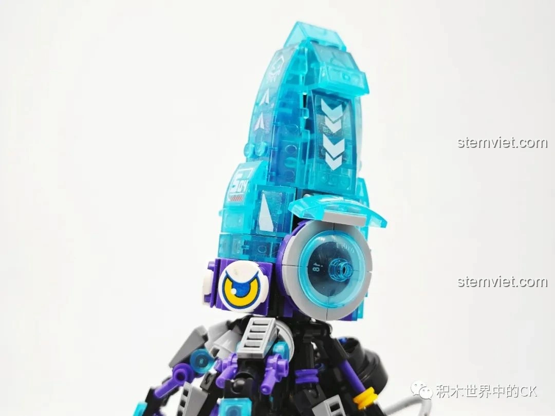 Bộ lắp ghép sinh vật biển sâu Zhe Gao 662001 với 4 mô hình Cá Mập, Cua, Cá Đuối, Mực đã hoàn thành, sẵn sàng cho cuộc phiêu lưu.